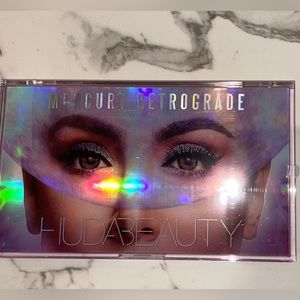 Brand new limited edition palette Comes with eyeshadow palette box.